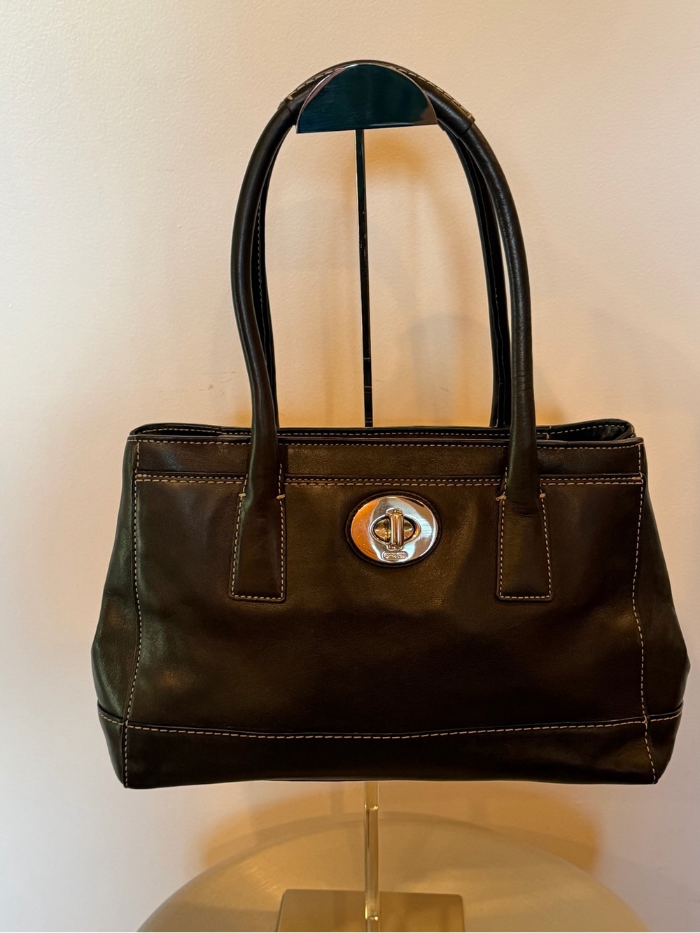 Coach Y2K Hampton Madeleine Carryall Satchel Tote Black Leather Turnlock closure